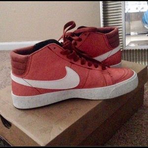 Nike Blazers Like New Rare Pink Colorway